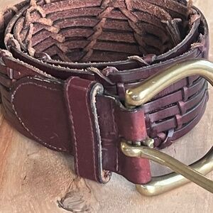 Beautiful Vintage brown leather belt with solid brass buckle, size M